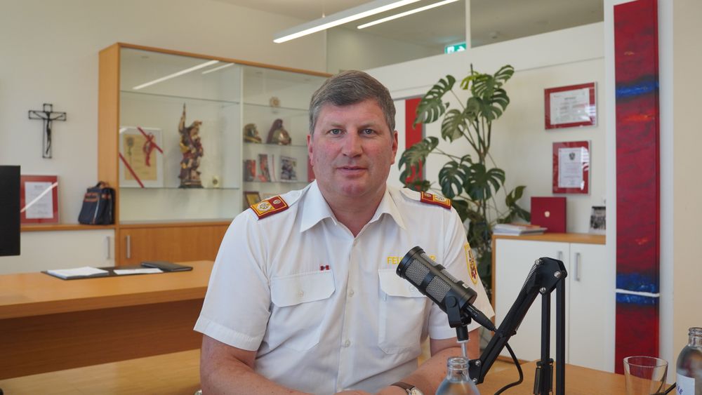 Wie kämpft die Feuerwehr gegen Hochwasser und Waldbrände?